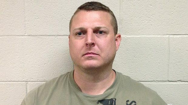 اعتقال ضابط أميركي بتهمة وضعه لحم خنزير أمام مسجد