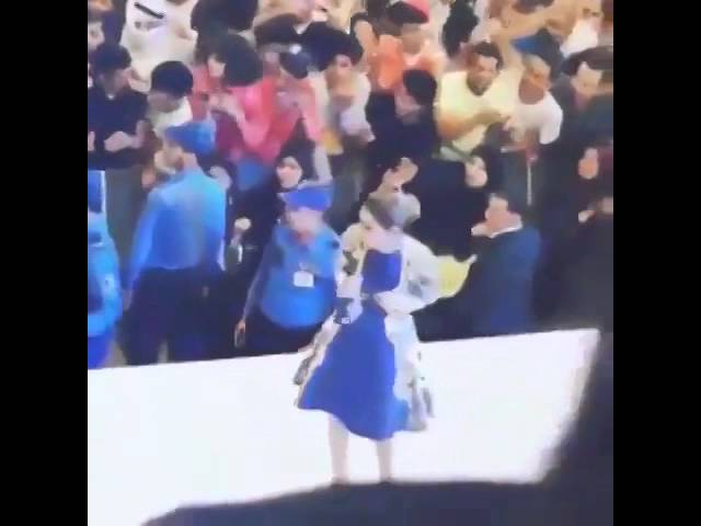 بالفيديو: مشاهير يتعرضون للاعتداء والضرب أمام الجمهور