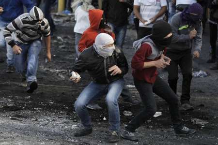 الحكومة الإسرائيلية تصادق على قانون راشقي الحجارة