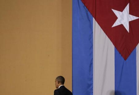 أوباما يختتم زيارته لكوبا بحضور مباراة بيسبول مع نظيره كاسترو بعد لقاء معارضين