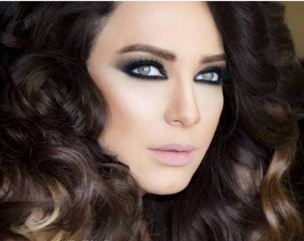 بالصورة والتفاصيل: الفنانة السورية سلاف فواخرجي تتعرض لمحاولة إغتيال