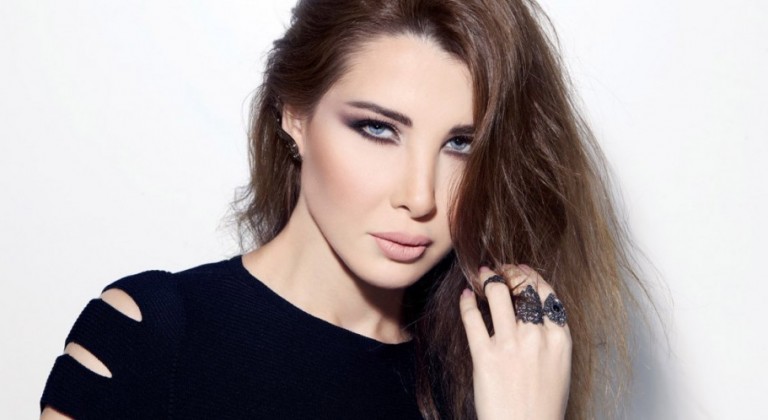نانسي عجرم تنثر رومانسيتها بين جمهورها في دبي وأبوظبي