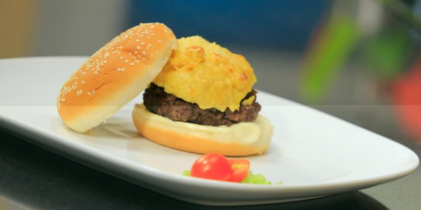 سندوتش كفتة مشوية بالجبنة