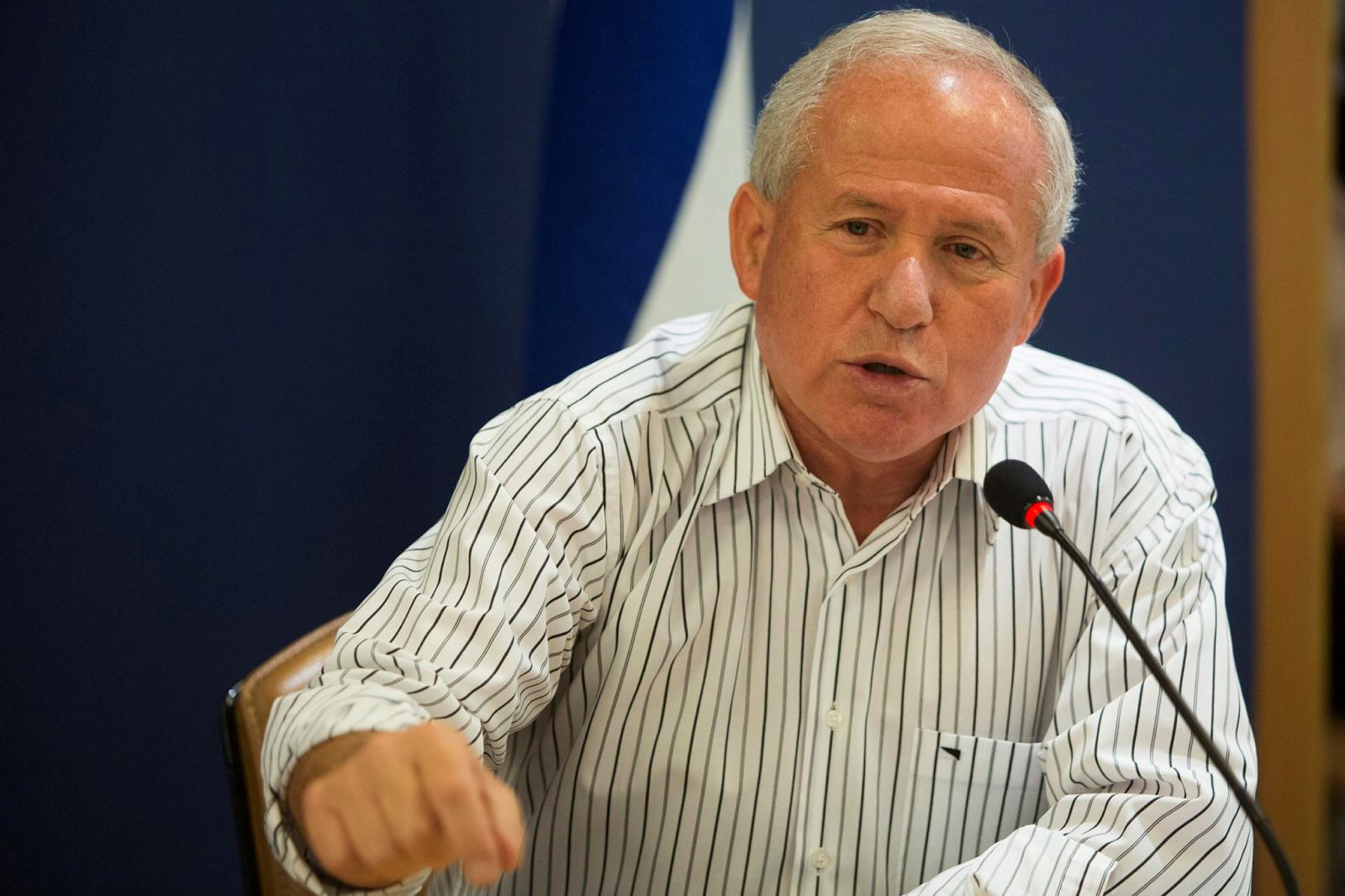 ديخر: لا ميناء في غزة دون تجريد القطاع من السلاح