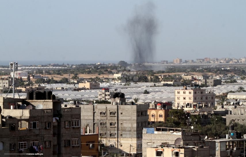 الاحتلال يطلق قذيفة مدفعية نحو أرض زراعية شرق محافظة رفح
