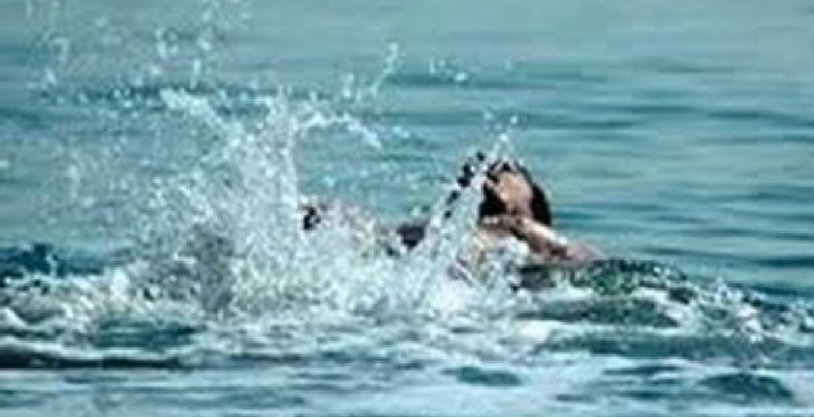 وفاة طفل غرقاً في بحر مدينة غزة