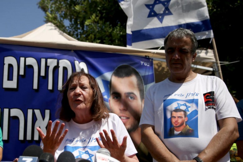 عائلتا "شاؤول وهدار": منذ عامين ونحن في هزة