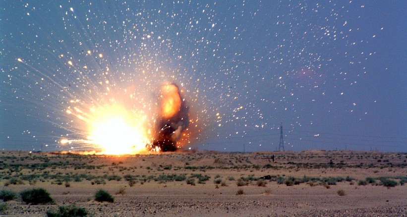 الاحتلال يفجر عبوة ناسفة شرق خانيونس