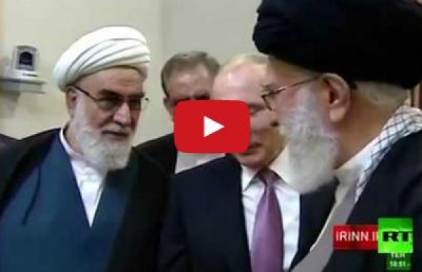 بوتين يهدي خامنئي أقدم قرأن في روسيا "بالفيديو"