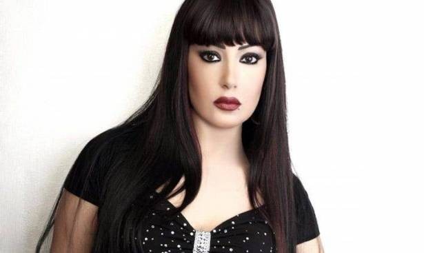 بالصورة : سمية الخشاب تضع نفسها في موقف محرج وتنشر صورة من حفل زفافها السابق!