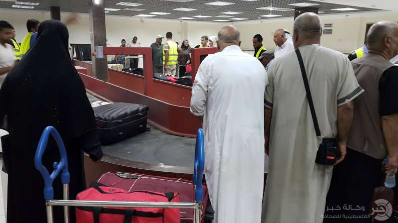 بالصور: إنتهاء العمل على معبر رفح بدخول الرحلة الأخيرة من حجاج قطاع غزة