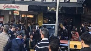 سيارة تدهس مشاة في شارع مزدحم في سيدني