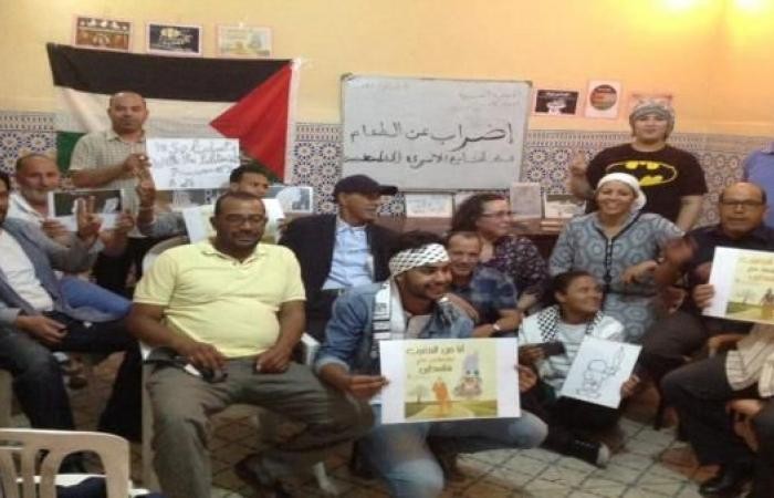 "1500" ناشطاً مغربياً يضربون عن الطعام تضامناً مع الأسرى