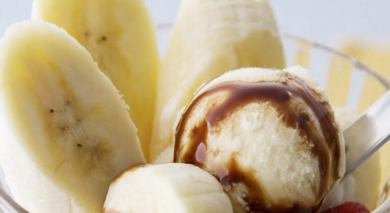 بالصور : طريقة صنع آيس كريم بالموز