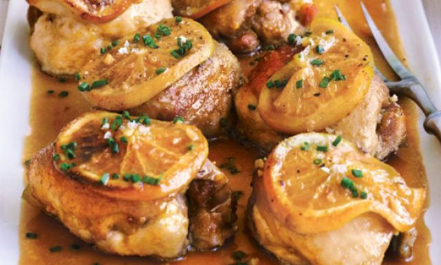 طريقة عمل أفخاذ الدجاج بالثوم والمرامية