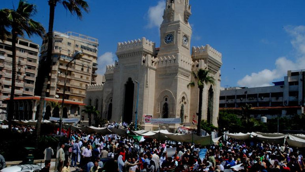 مصر: الحكم بالسجن 3 سنوات على 55 متهماً