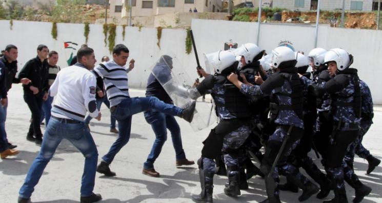 فجرا..اشتباكات بين الأمن الفلسطيني ومواطنين في مخيمي الأمعري وجنين