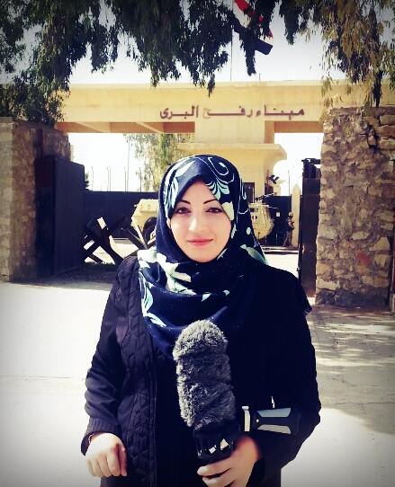 أمن غزة يعتقل الصحفية نهى أبو عمرو على معبر رفح