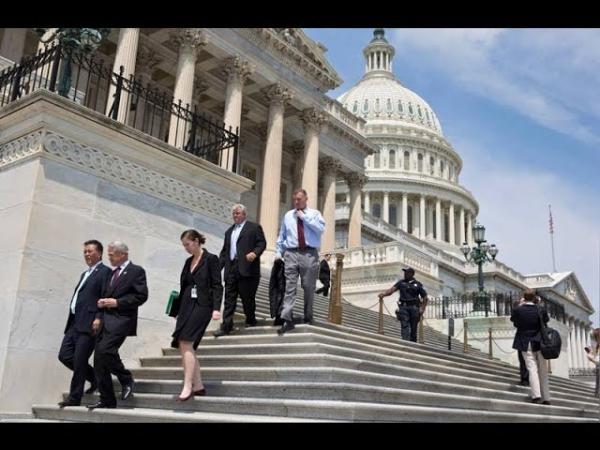 انتحار رجل بالقرب من مبنى الكونغرس الأمريكي في واشنطن