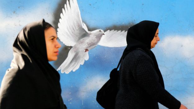 الصنداي تلغراف : "تهذيب طموحات نووية مقابل مكاسب تاريخية"