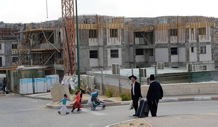 احباط تهريب نصف طن من الخيوط المصنعة في المستوطنات