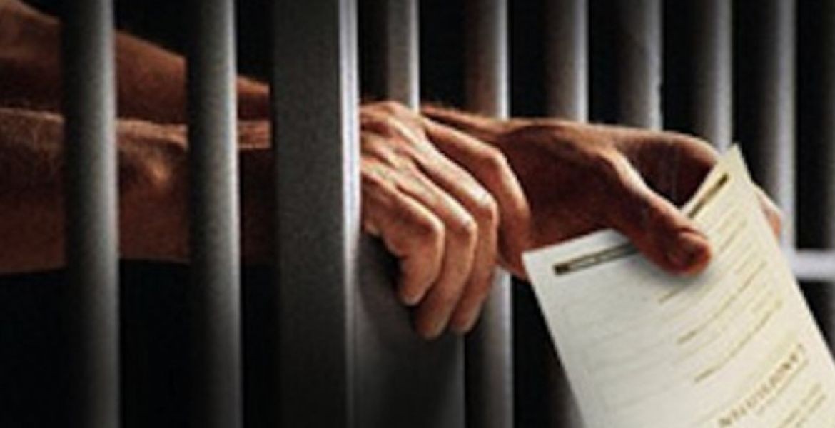 الاحتلال يصدر 12 قرار إداري بحق مجموعة من الأسرى