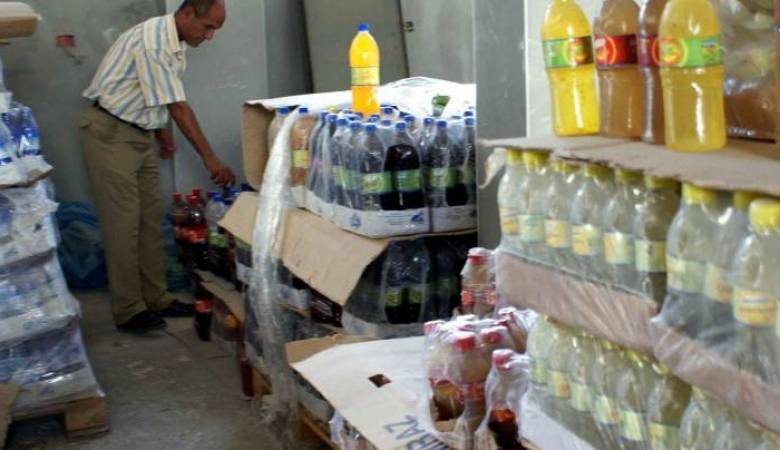 إتلاف عصائر منتهية الصلاحية في جنين