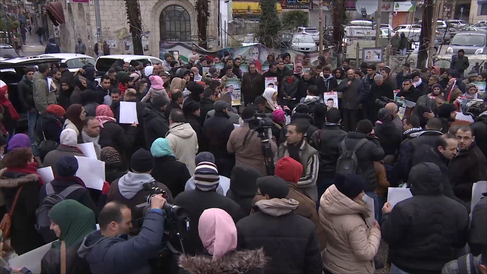 اعتصام تضامني مع الأسرى أمام سفارة الاحتلال بلندن