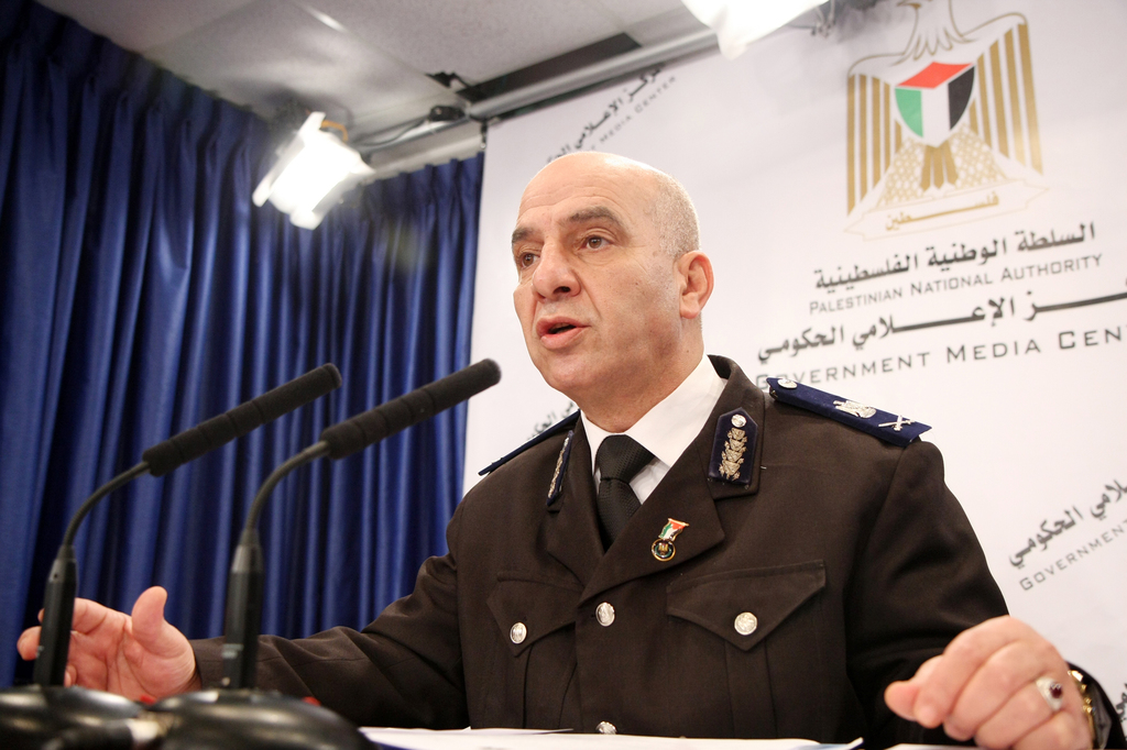 الضميري يحذر حماس ويكشف تفاصيل اجتماع التشريعي بالكامل في غزة "النائب سالم دعى لقتل الرئيس"