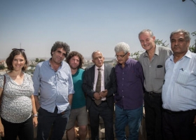 معاريف: حوارات بين فلسطينيين ومستوطنين لاقامة دولتين في وطن واحد