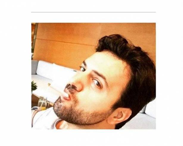 تيم حسن يختار أغرب طريقة للاقلاع عن التدخين.. ماذا فعل؟