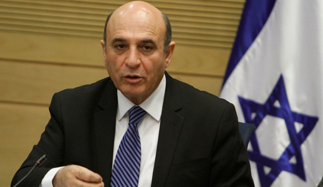 مؤسسة حقوقية تزود النيابة البريطانية بأدلة تدين موفاز