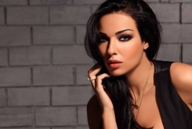 بالصورة.. نادين نجيم تنشر صورة وتثير ضجة