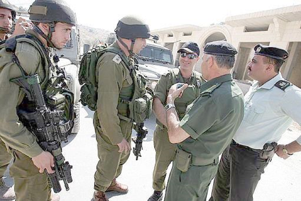 وزارة الجيش الإسرائيلي ترد على عريقات .. التنسيق الأمني مستمر ولم يتوقف