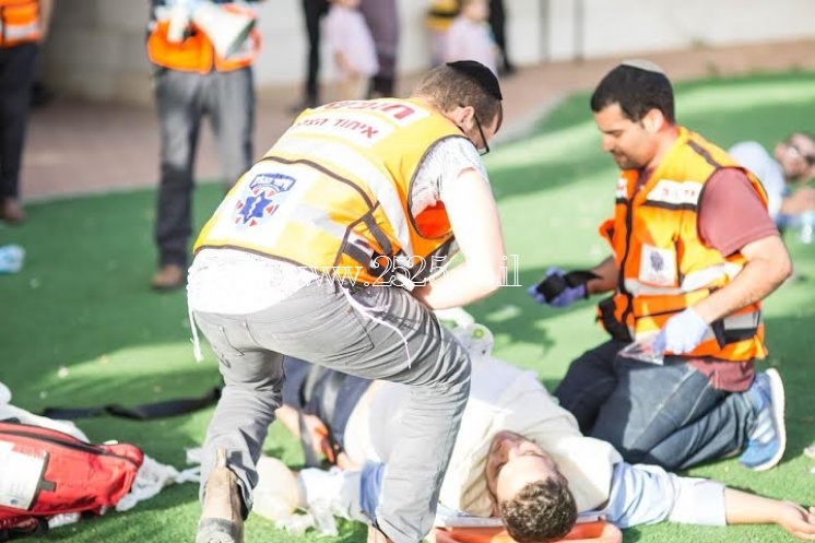 بالصور: تمرين يحاكي إخلاء إصابات من داخل مدارس في سديروت