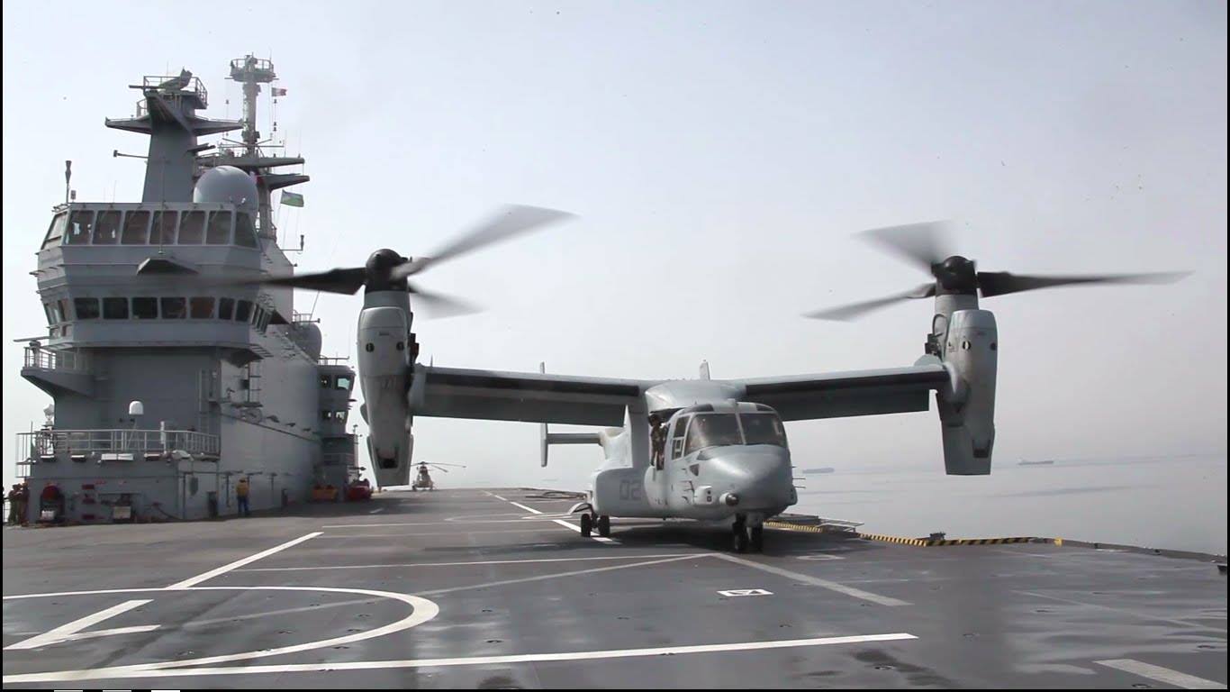 بالفيديو.. حاملة الطائرات الميسترال "أنور السادات" تصل مصر