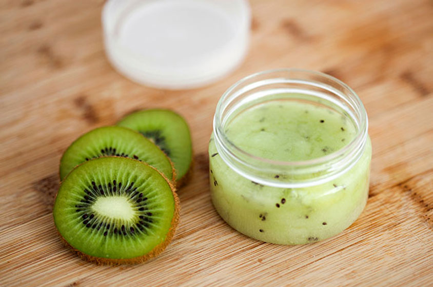 مكونات طبيعية لتقشير اليدين