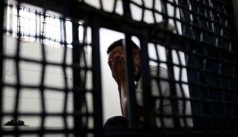 ثلاثة أسرى يدخلون أعواماً جديدة في سجون الاحتلال