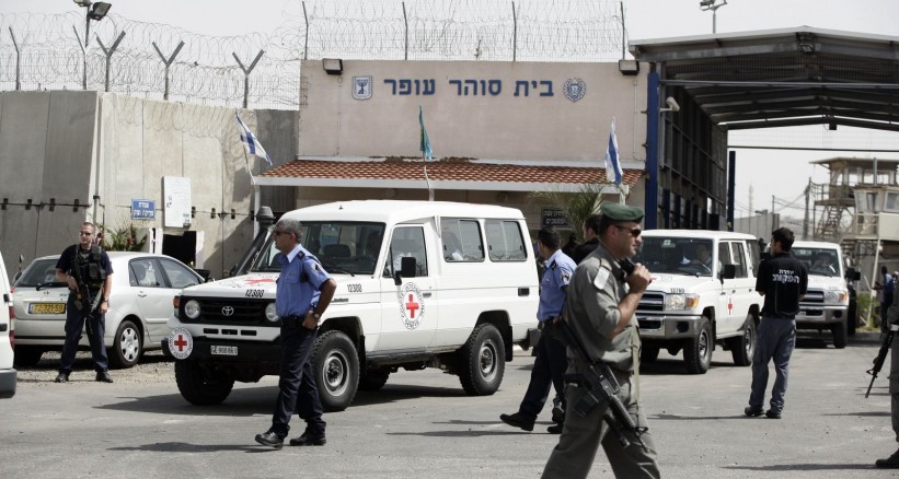 سلطات الاحتلال تفرج عن أربعة أسرى من الجهاد الإسلامي