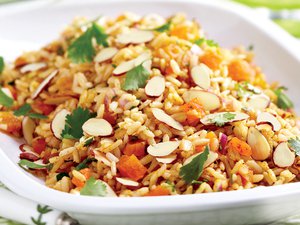 بيلاف الأرز بالمشمش واللوز