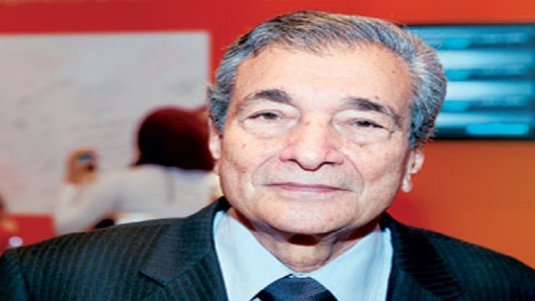 وفاة الشاعر المصري فاروق شوشة