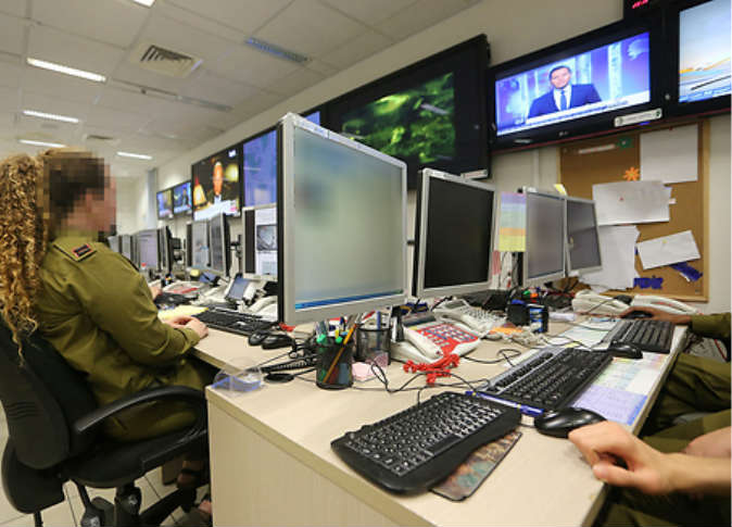 هل تستطيع "الوحدة 8200" الاسرائيلية مراقبة مواقع التواصل الإجتماعي والمواقع الإخبارية؟