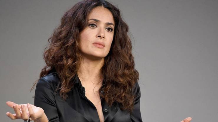 بالفيديو : سلمى حايك تكشف عن عمرها الحقيقي !!