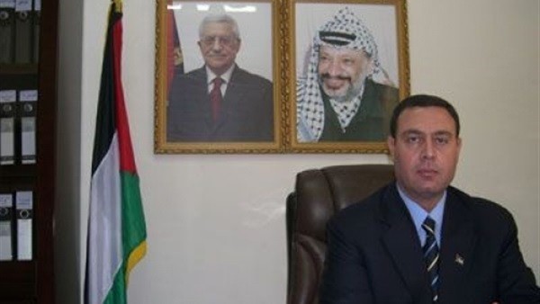 السفير اللوح يستقبل المواطنين العالقين في مصر