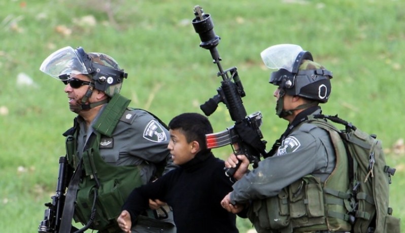 الاحتلال يفرج عن5 معلمين وطفل بالخليل 