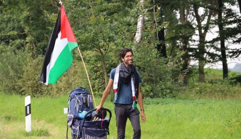 المتضامن السويدي لادرا يصل سلوفاكيا في طريقه لفلسطين