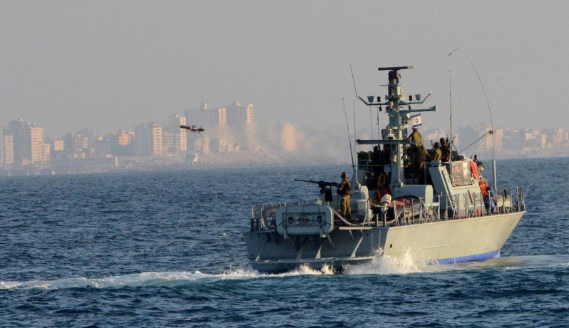 زوارق الاحتلال تستهدف مراكب الصيادين في غزة