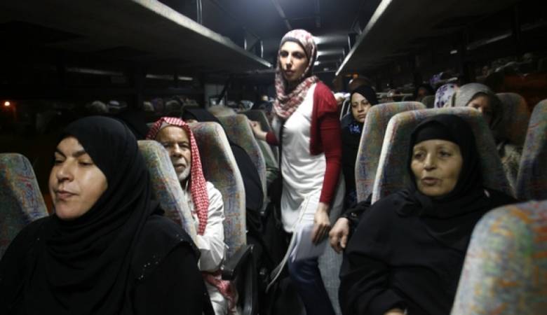 أهالي أسرى غزة يزورون ذويهم في سجن إيشل العسكري