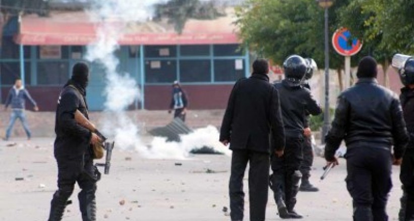 مقتل شرطي في احتجاجات مطالبة بوظائف في تونس