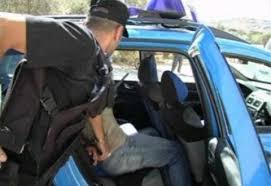 الشرطة تحكم على شخصين لقيادتهما مركبات غير قانونية في نابلس